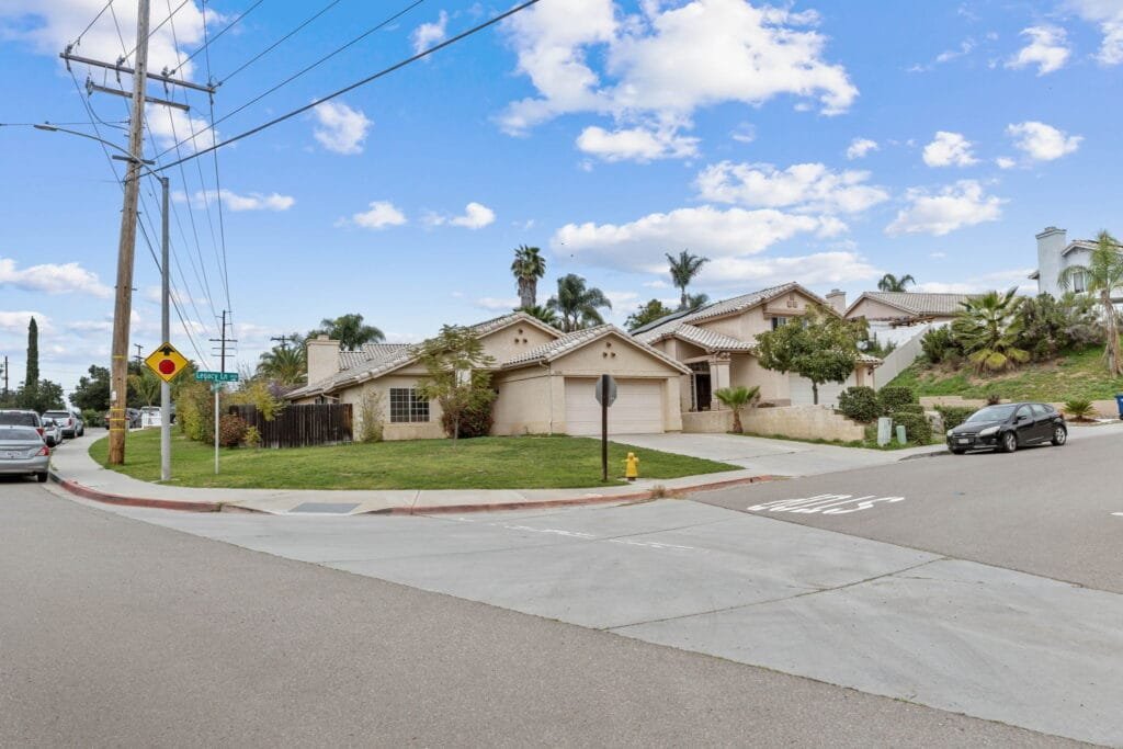 Real estate photography of 14204 Legacy Ln, El Cajon, CA 92021 by R360°