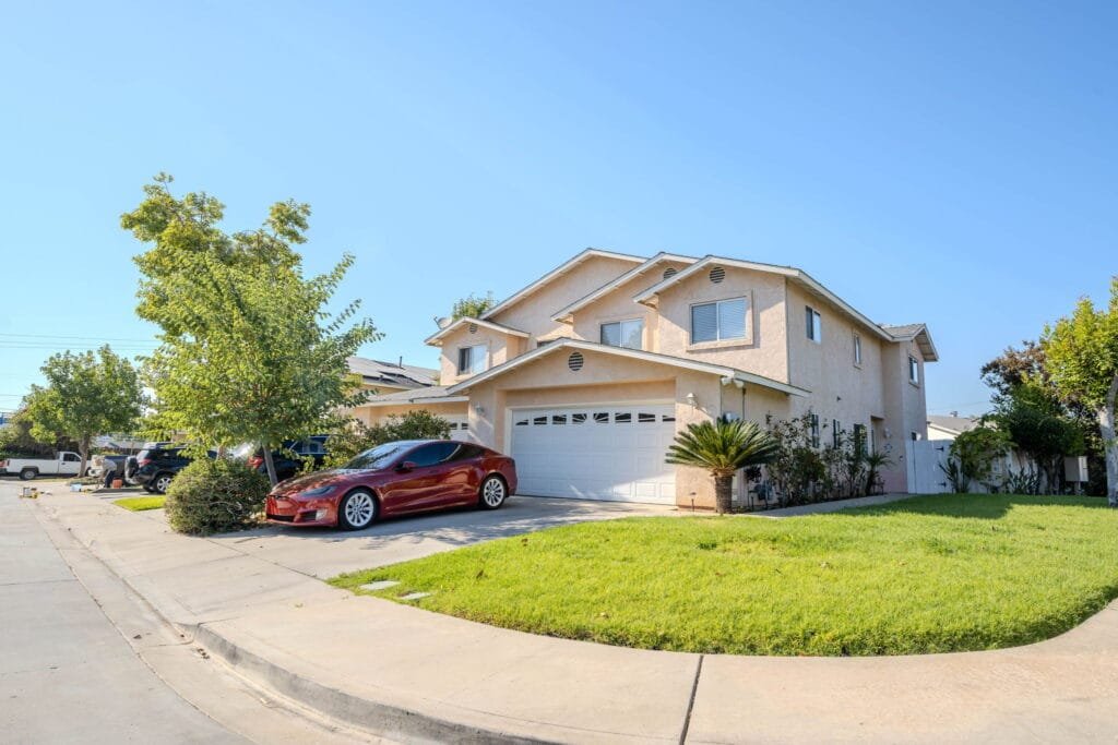 Real estate photography of 910 Buckeye Ct, El Cajon, CA 92021 by R360°